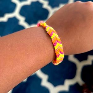 Neon, chevron, pattern, friendship bracelet